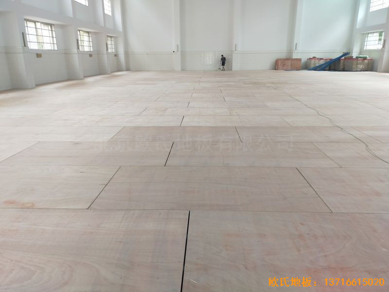 上海寶山區(qū)技術(shù)學(xué)院運(yùn)動木地板鋪設(shè)案例