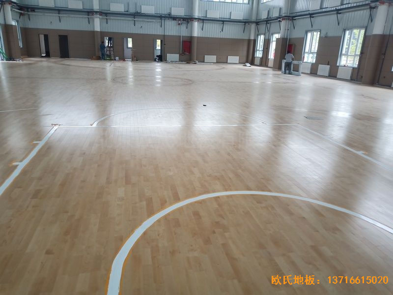 新疆克拉瑪依市獨山子虹園小區體育館體育地板施工案例