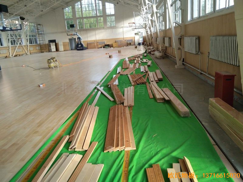 內(nèi)蒙古呼和浩特賽罕區(qū)師范大學(xué)體育學(xué)院訓(xùn)練館運(yùn)動(dòng)地板鋪設(shè)案例