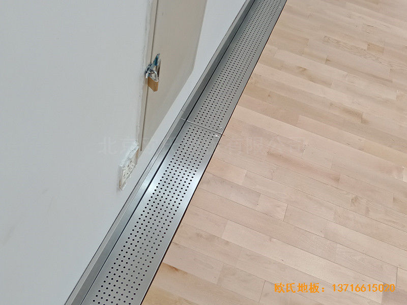 廣州外語外貿(mào)大學(xué)北校區(qū)體育館運(yùn)動(dòng)木地板鋪裝案例2