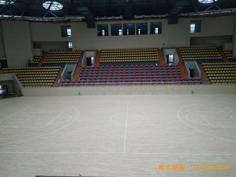 廣西全州體育館運(yùn)動木地板安裝案例5