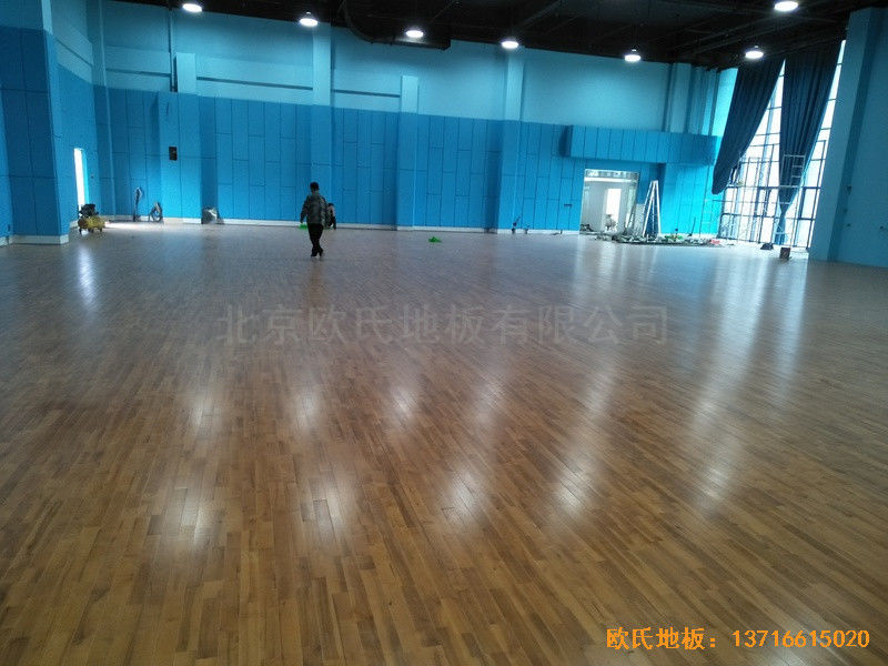 江蘇柘汪鎮港口大廈運動館運動地板鋪裝案例0