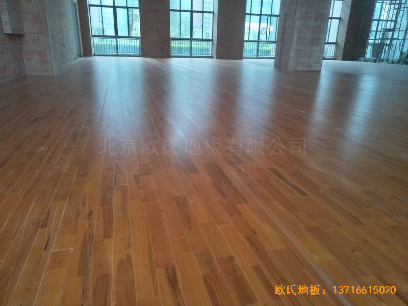 福建泉州海關橋南運動場體育地板鋪裝案例0