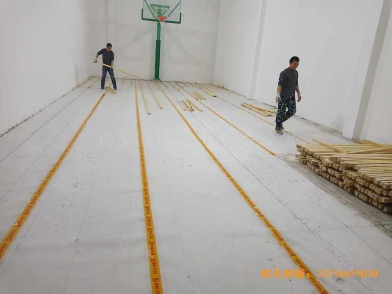 西城區(qū)黃寺大街24號院籃球館體育木地板鋪裝案例2