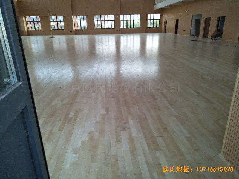 上海松江區佘北學校運動館運動地板安裝案例4