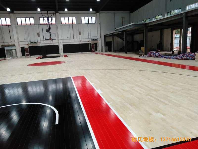 南京樂(lè)活體育館運(yùn)動(dòng)木地板施工案例0