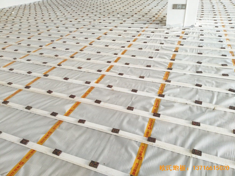 四川宜賓市臨港實驗學校體育館體育地板施工案例1