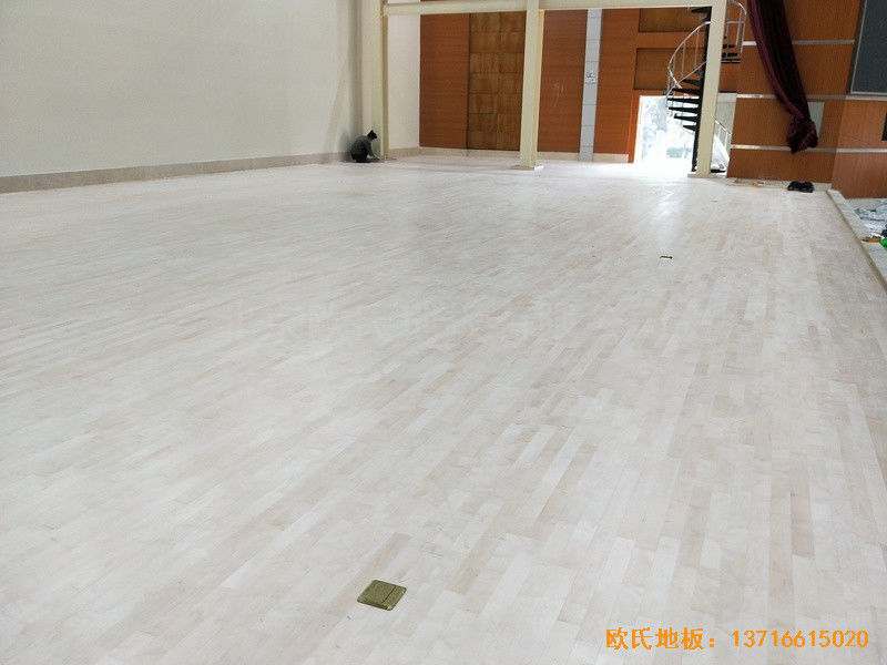 四川白頭鎮13667部隊運動館體育地板鋪裝案例4