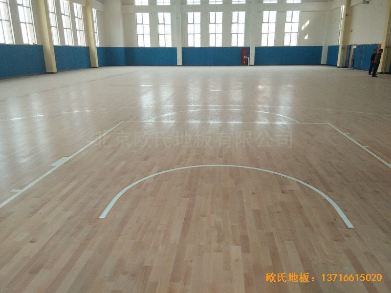 山東李滄徐水路小學籃球館運動地板安裝案例3