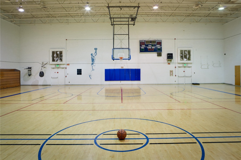 上海運動木地板，轉了三圈還是選它