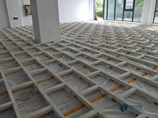 那有運(yùn)動場地木地板生產(chǎn)公司