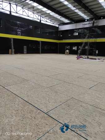 去哪買(mǎi)運(yùn)動(dòng)場(chǎng)地板廠家報(bào)價(jià)
