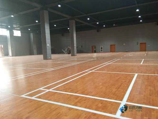 籃球館木地板缺點(diǎn)1