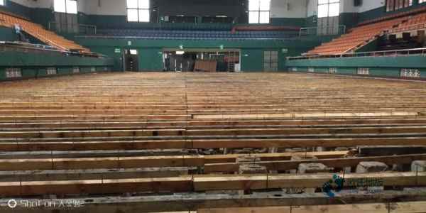 國(guó)標(biāo)運(yùn)動(dòng)場(chǎng)館木地板施工工藝1