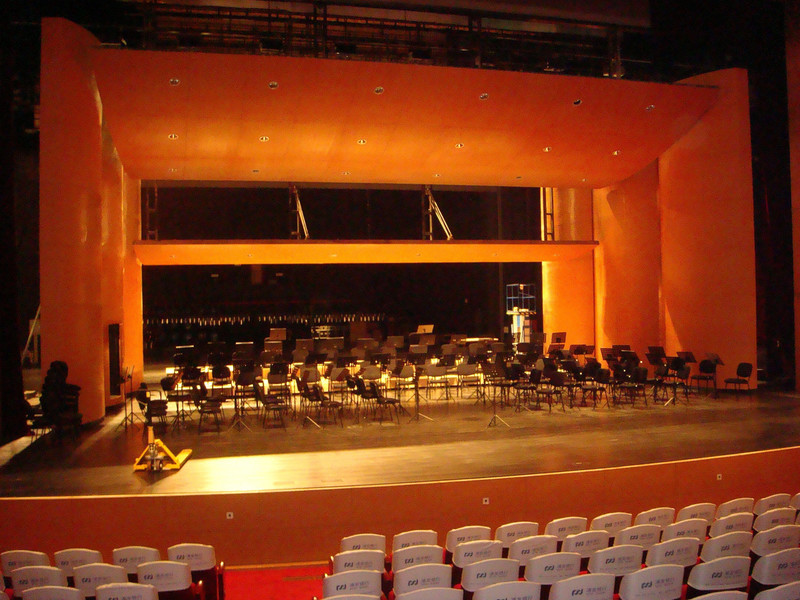 小學俄勒岡松舞臺體育木地板施工流程1