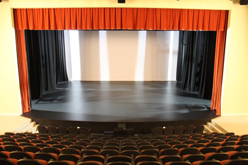 學(xué)校俄勒岡松舞臺地板施工步驟3