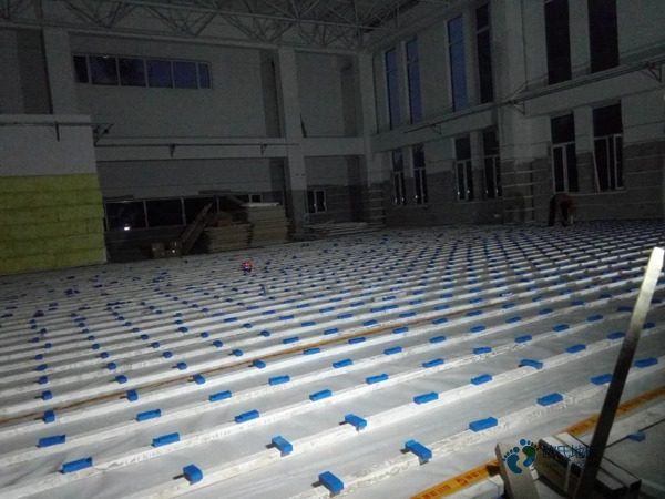 國產運動體育地板施工團隊3