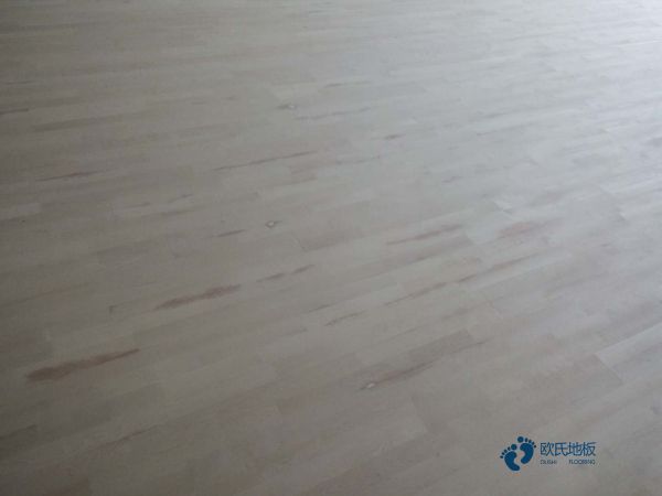 學校籃球館木地板施工步驟1