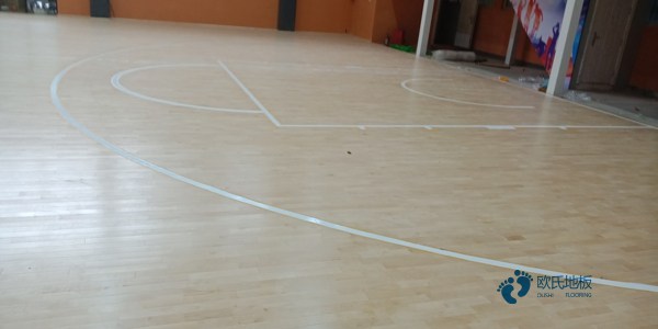 國標(biāo)運(yùn)動籃球木地板較低價格