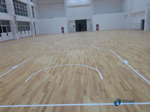 國標(biāo)運(yùn)動籃球木地板價位