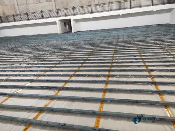 體育籃球館專用耐磨實木地板1