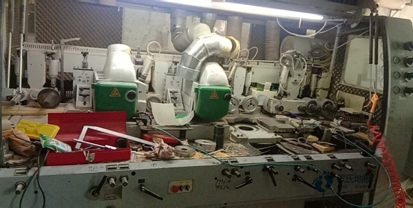 中學(xué)籃球運(yùn)動(dòng)木地板施工步驟1