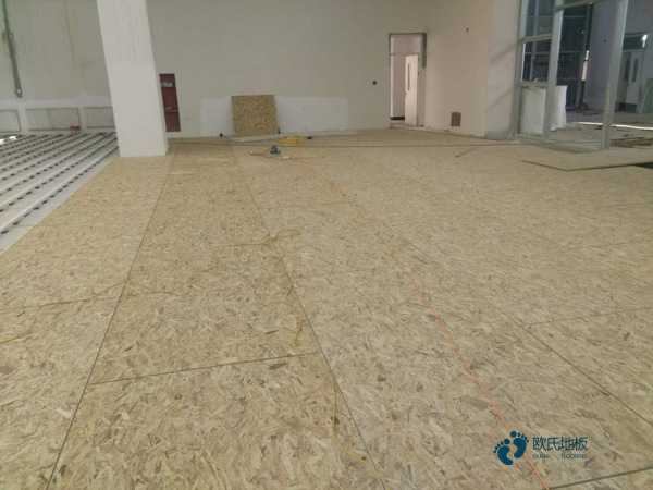 校園運動籃球木地板造價