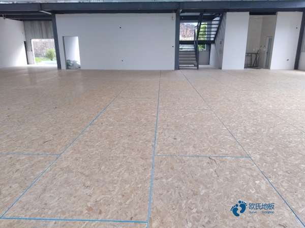 普通運(yùn)動(dòng)籃球木地板較低價(jià)格