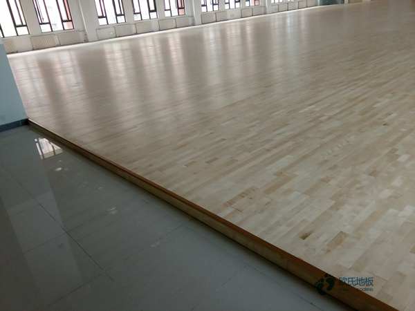 國產運動籃球木地板價格是多少