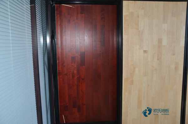 松木運(yùn)動(dòng)籃球木地板多少錢能下來