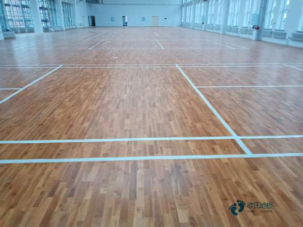 國(guó)標(biāo)運(yùn)動(dòng)籃球木地板價(jià)錢