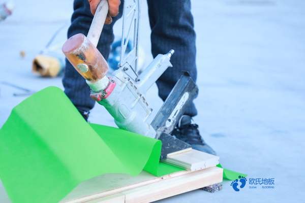 柞木運(yùn)動籃球木地板價(jià)格是多少