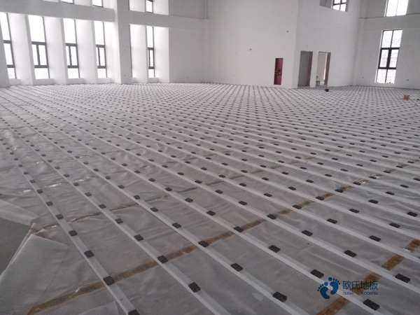 體育木地板翻新防滑價(jià)格多少1